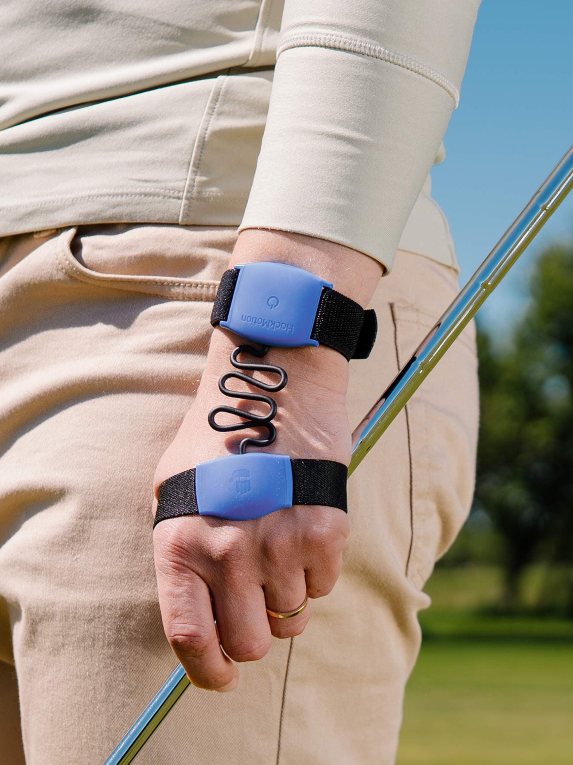 Soft rubber sensor housing for a more premium feel and improved comfort on the wrist.